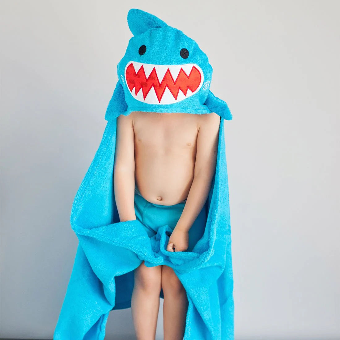 Zoocchini Shark Kids Plush Hooded Bath Towel 2Y+