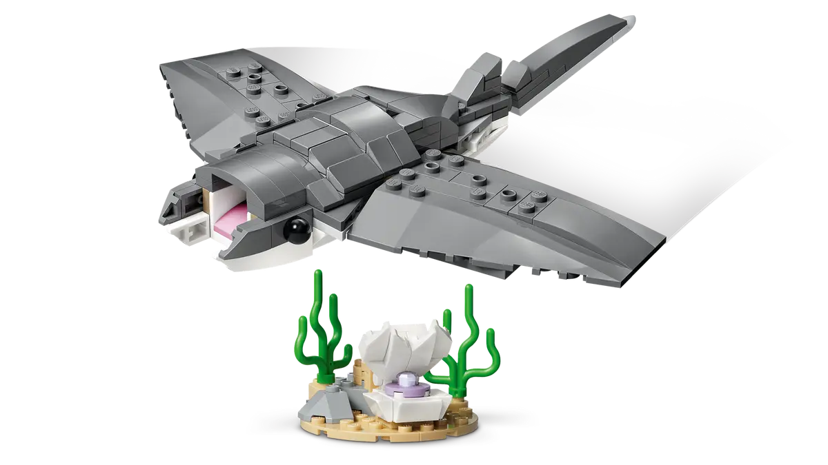 Lego Creator Fierce Shark With Treasure Chest 31381