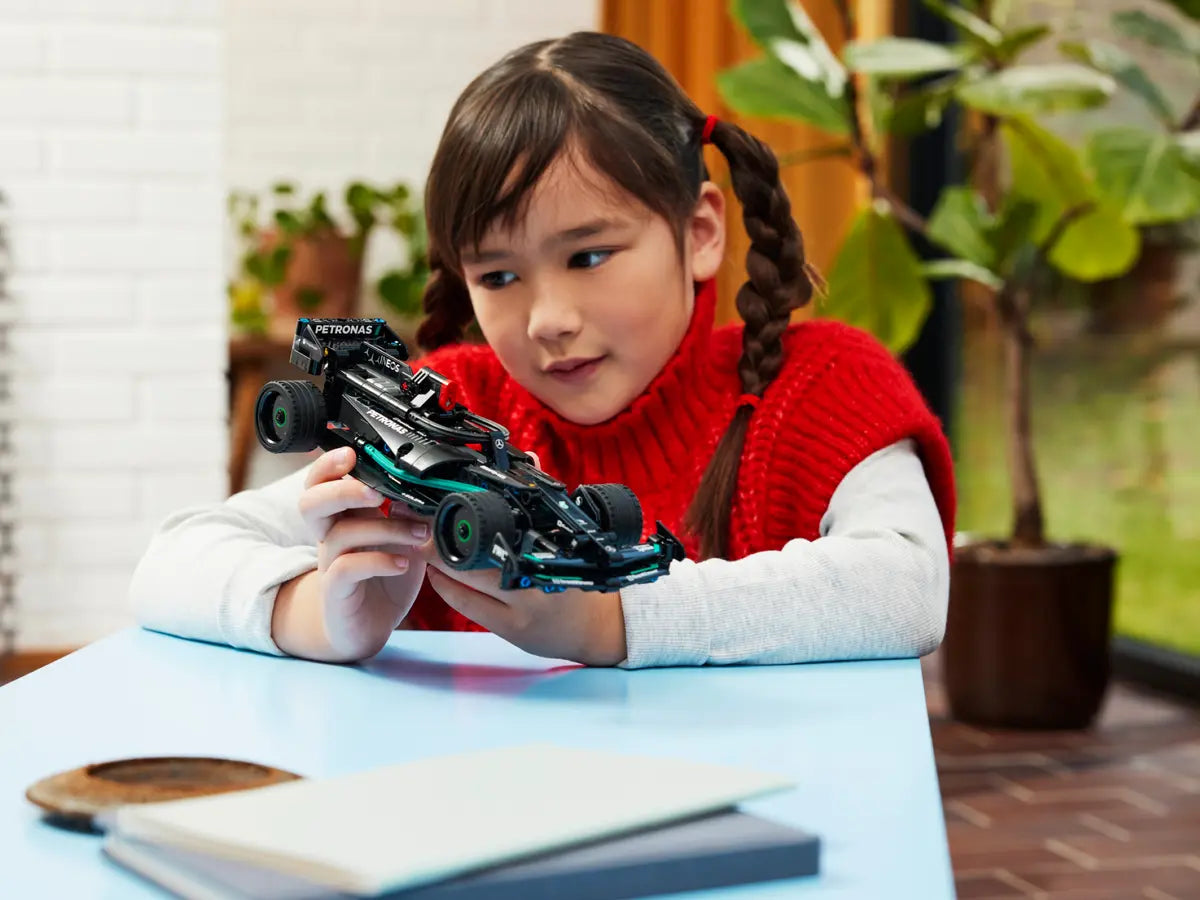 Lego Technic Mercedes-AMG F1 WI14 Pull Back