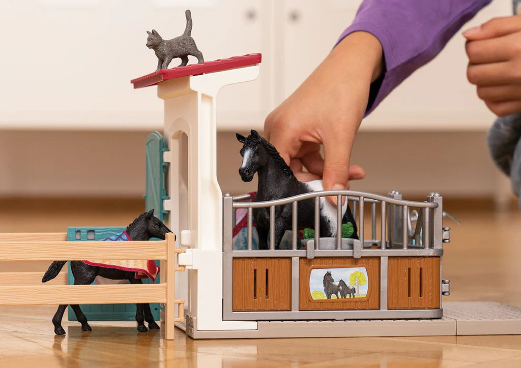 Horse Box with Mare and Foal - Schleich Horse Club 42611
