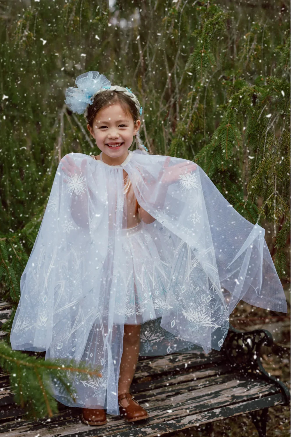Winter Wonderland Cape 5-6 Years