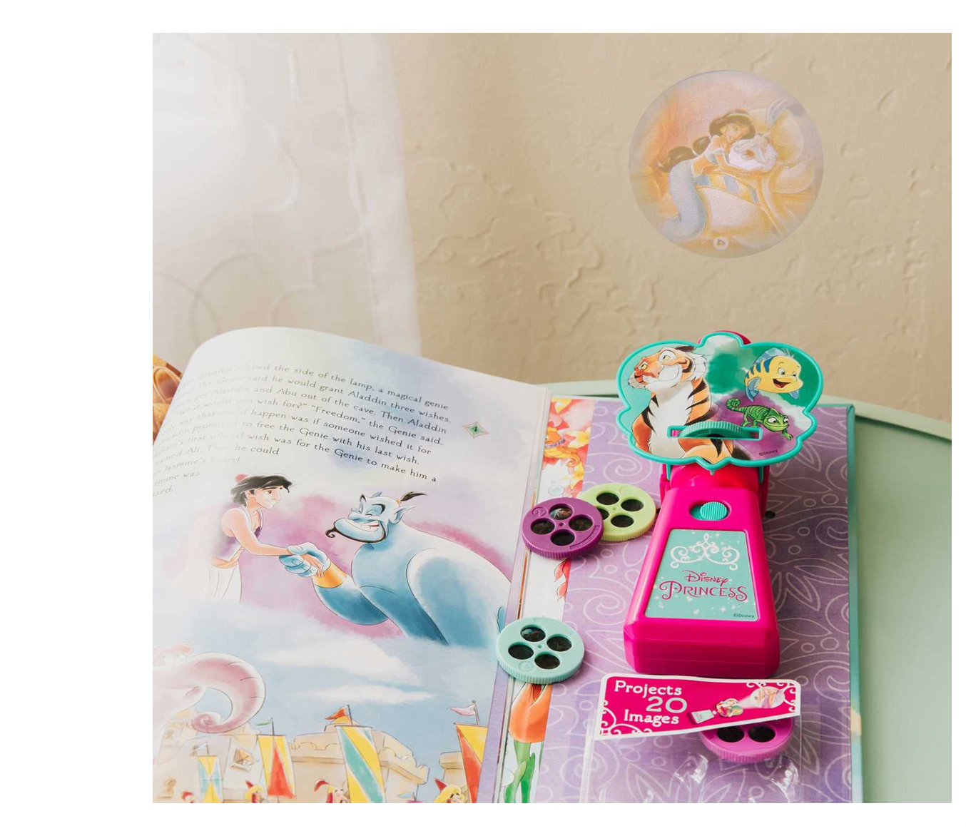 Disney Princess Movie Theatre - Story Book & Movie Projector