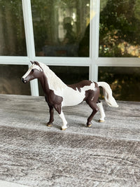Paint Horse Gelding - Schleich Horse Club 13885
